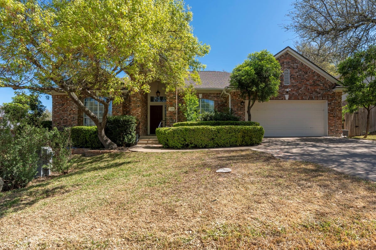 Kitchen at 1906 Holly Hill Dr - 4 bed 2 bath home