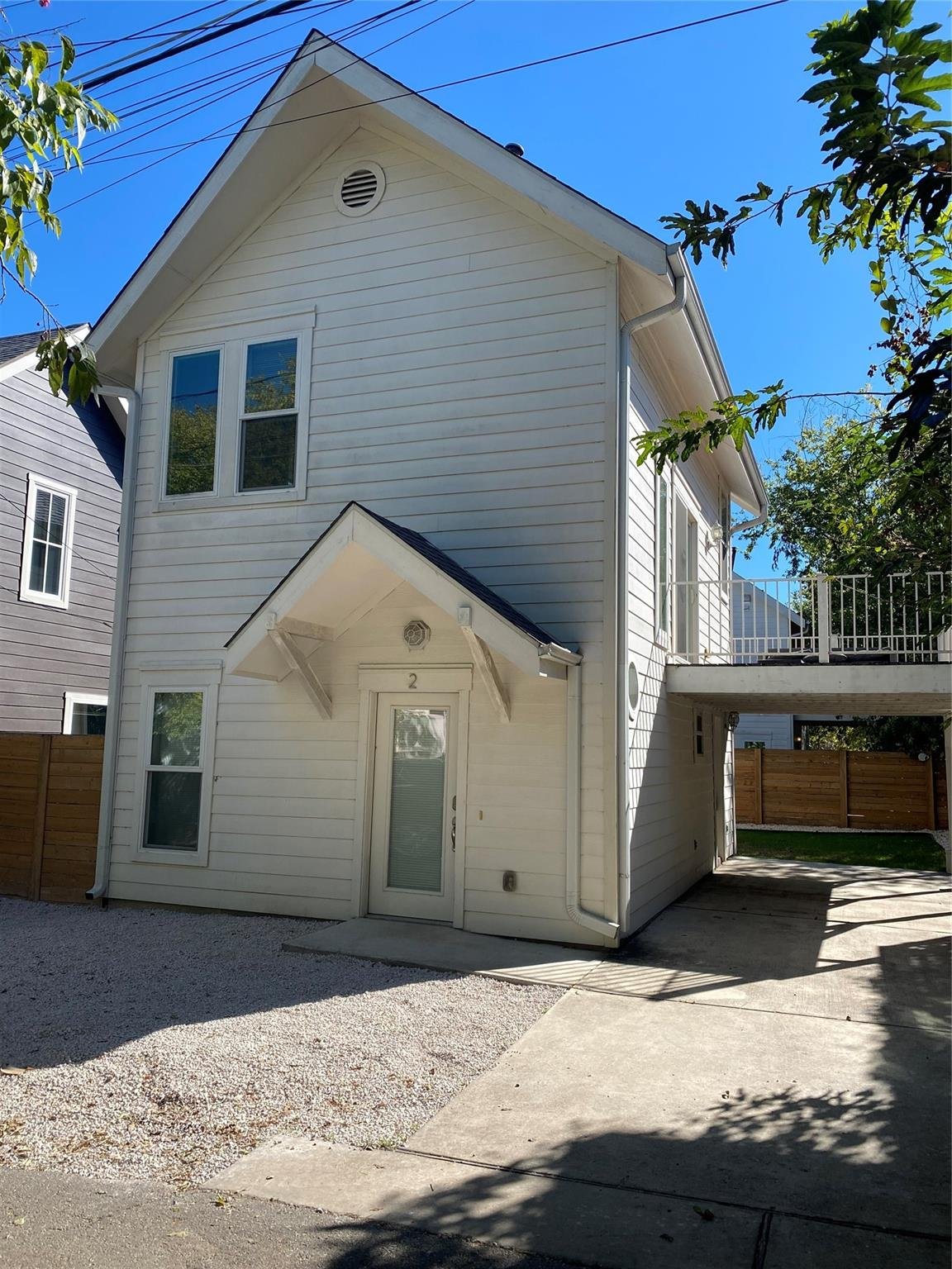View 1907 E 17th ST Unit #B in Hofheinz Resub 1907 E 17th ST Unit #B - property photo 1 - Luxury home in Hofheinz Resub, Austin, TX