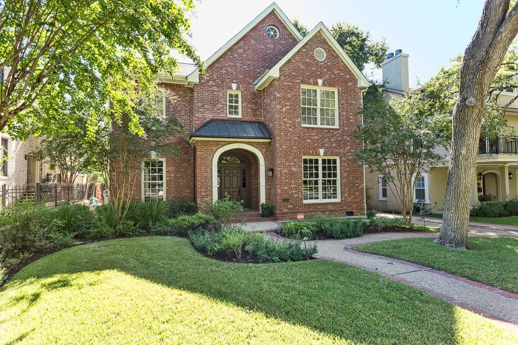 View 1907 Mountain View Rd in Tarrytown 1907 Mountain View Rd - property photo 1 - Luxury home in Tarrytown, Austin, TX