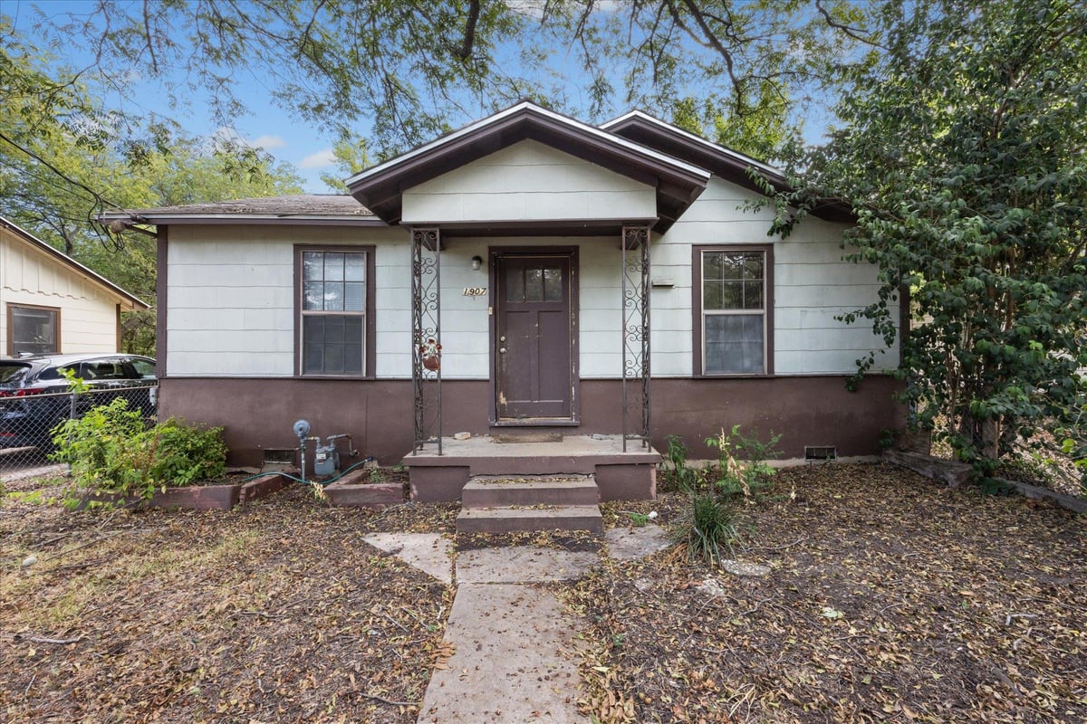 View 1907 Payne Ave in Brentwood 1907 Payne Ave, photo 1, Brentwood, Austin, TX