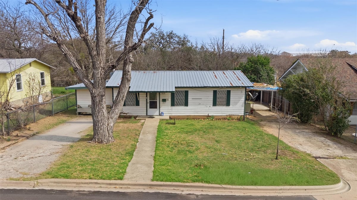 View 1909 Tillery ST in Manor Road Add 1909 Tillery ST - front exterior - Luxury home in Manor Road Add, Austin, TX