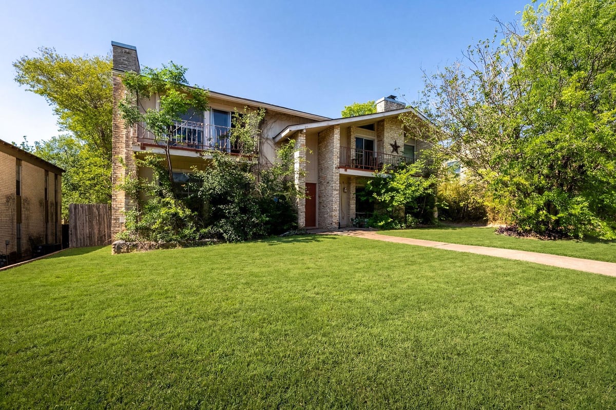 View 1909 Woodland Ave in Colorado Hills Estates Sec 02 1909 Woodland Ave - property photo 1 - Luxury home in Colorado Hills Estates Sec 02, Austin, TX