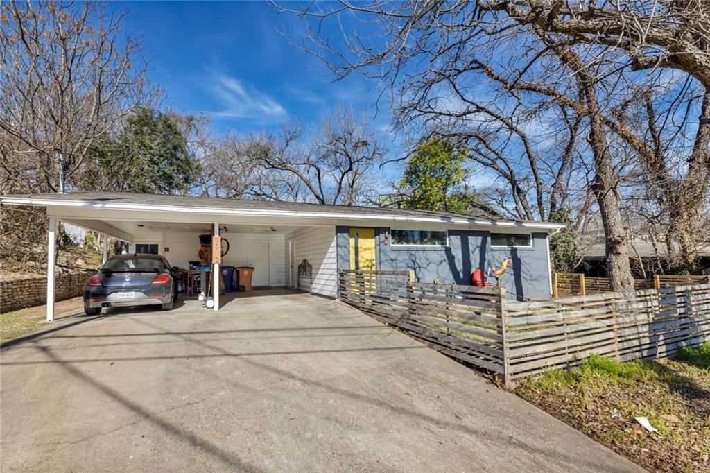 View 1910 Fairlawn LN Unit #A in Travis Heights 1910 Fairlawn LN Unit #A - front exterior - Luxury home in Travis Heights, Austin, TX