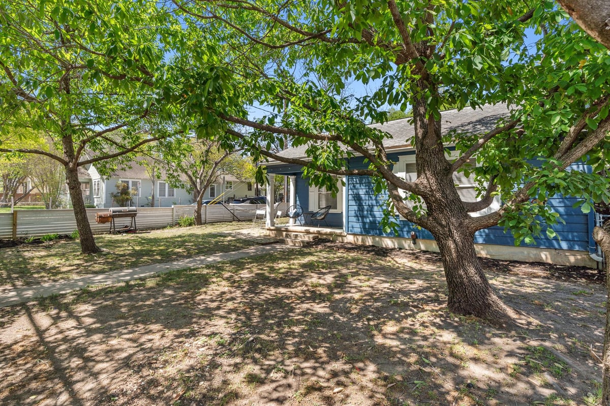 View 1910 Kinney Ave in Oak Hill Add 1910 Kinney Ave - front exterior - Luxury home in Oak Hill Add, Austin, TX