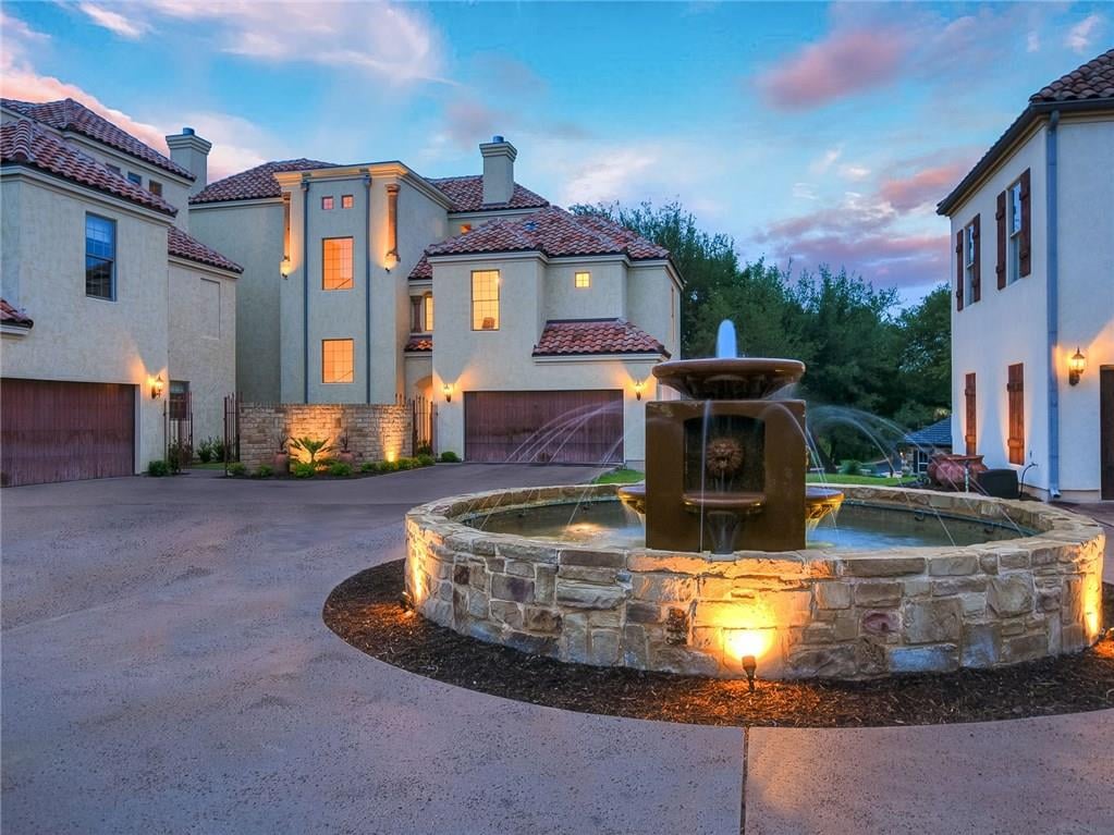 View 1910 Rue De St Tropez Unit #7 in Lake Austin 1910 Rue De St Tropez Unit #7 - property photo 1 - Luxury home in Lake Austin, Austin, TX