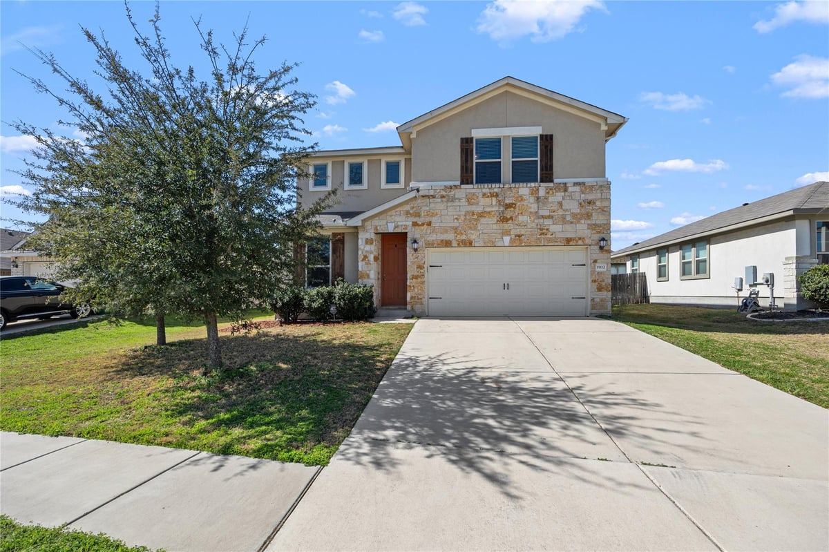 19112 Scoria Dr - front exterior - Luxury home in Verona, Pflugerville, TX