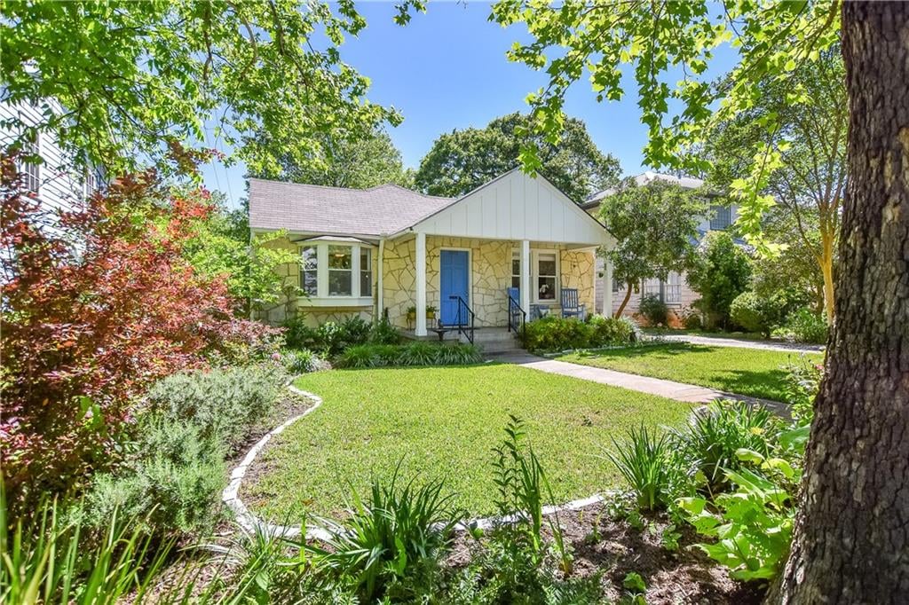 View 1913 W 37th St in Oakmont Heights 1913 W 37th St, photo 1, Oakmont Heights, Austin, TX