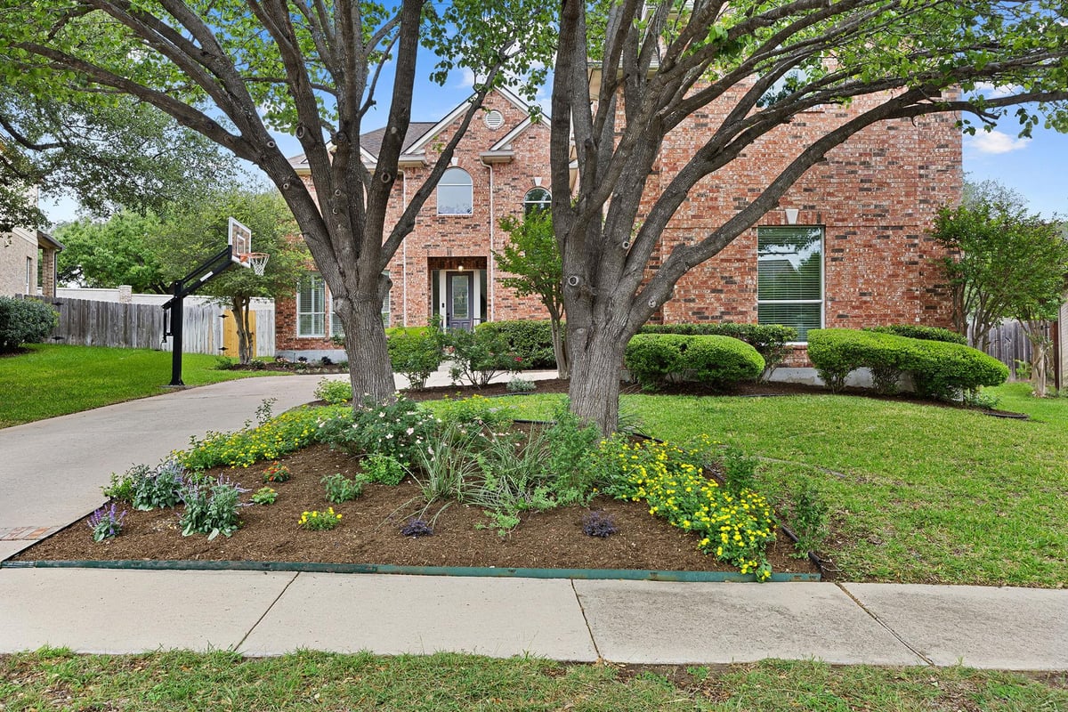 View 1914 Mulligan Dr in Forest Creek Sec 12 1914 Mulligan Dr - front exterior - Luxury home in Forest Creek Sec 12, Round Rock, TX