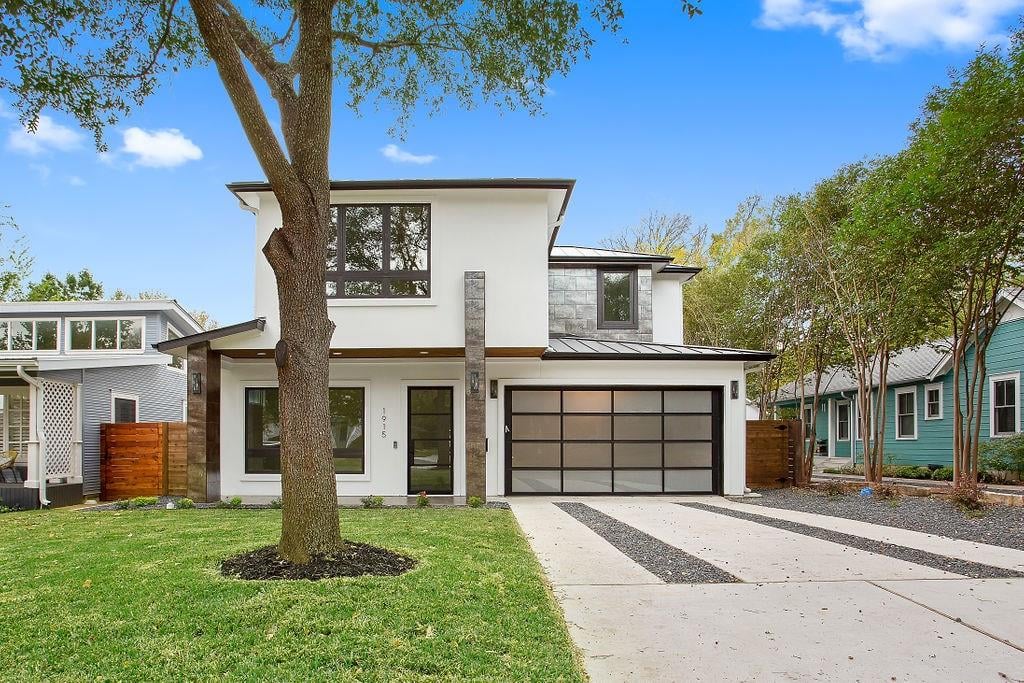 View 1915 W 39th St in Rosedale 1915 W 39th St - property photo 1 - Luxury home in Rosedale, Austin, TX