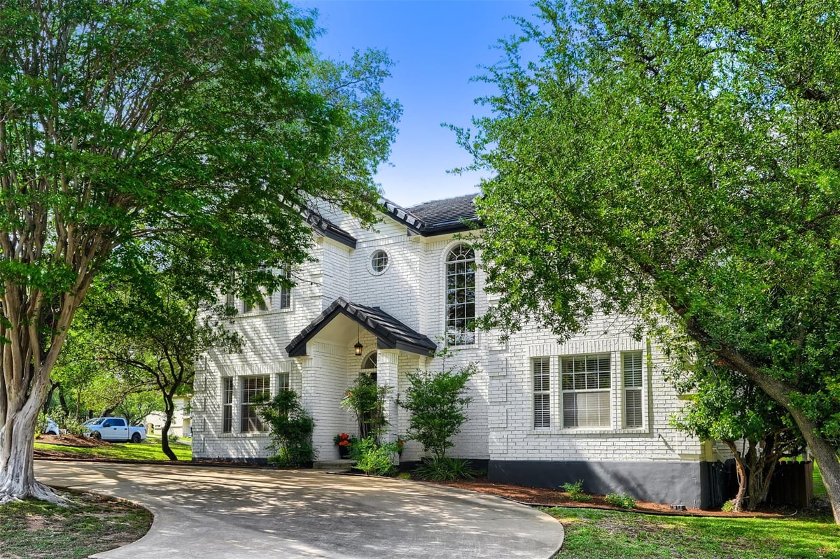 1918 Lakeway Blvd - front exterior - Luxury home in Lakeway Sec 22, Lakeway, TX