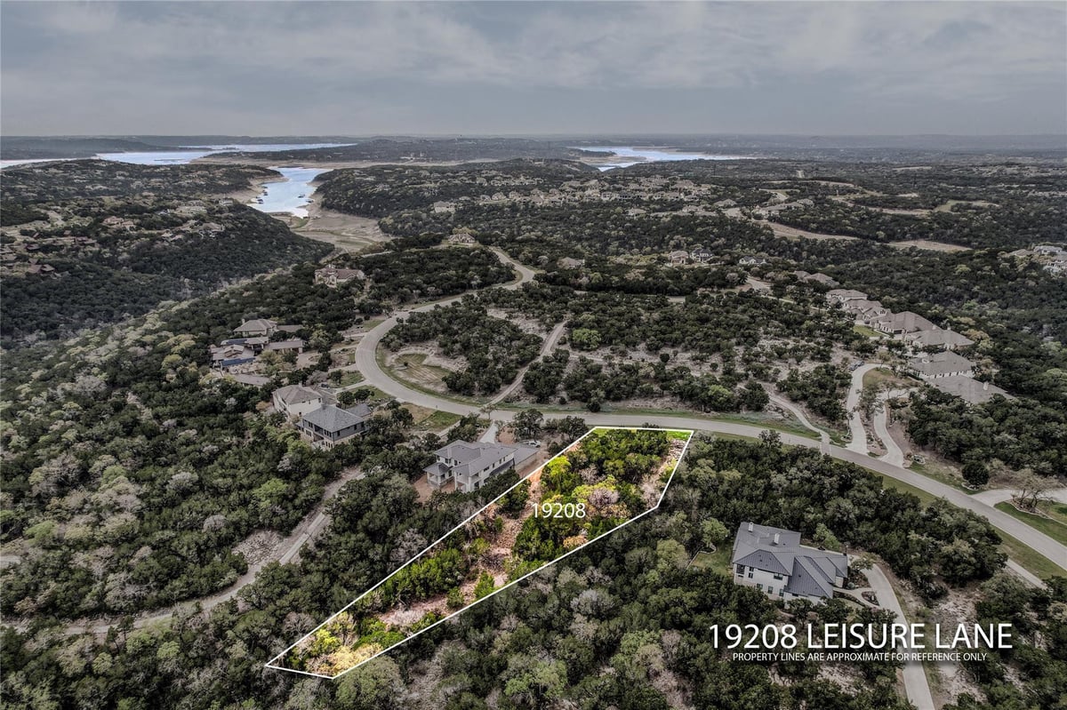 View 19208 Leisure LN in The Hollows Phase 2 19208 Leisure LN - property photo 1 - Luxury lot in The Hollows Phase 2, Jonestown, TX