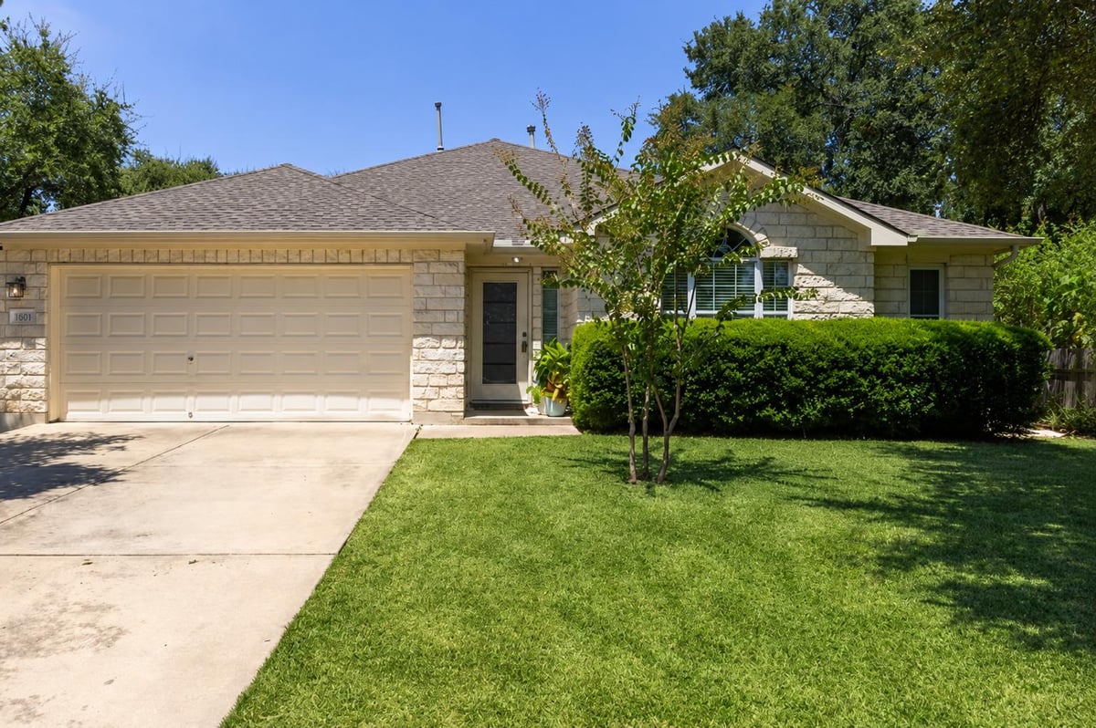 1921 Rutherford DR - property photo 1 - Luxury home in Ridgewood South Ph 01, Leander, TX