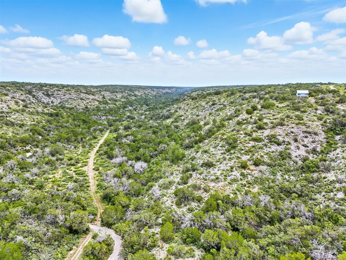 View 1922 Sd 65071 in Rocksprings 1922 Sd 65071, photo 1 of 40, Rocksprings, Rocksprings, TX