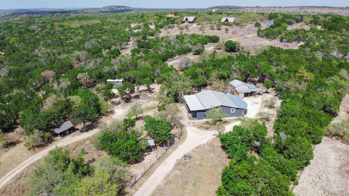 1925 Cripple Creek Stage Rd - front exterior - Luxury home in Stagecoach Ranch Sec 03, Dripping Springs, TX