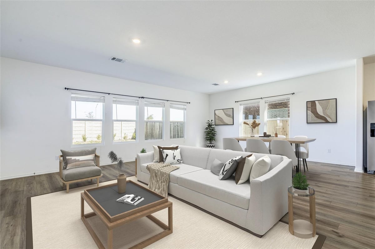 Living area at 1937 Guntersville Bnd - 5 bed 2 bath home