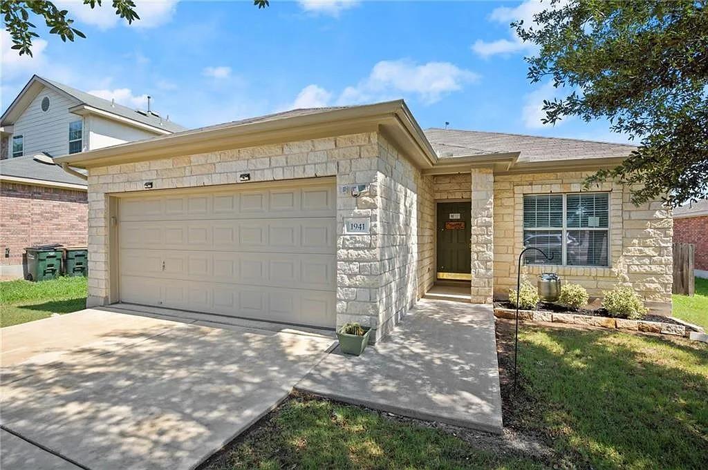 View 1941 Amberwood LOOP in Amberwood Ph 04 1941 Amberwood LOOP - property photo 1 - Luxury home in Amberwood Ph 04, Kyle, TX