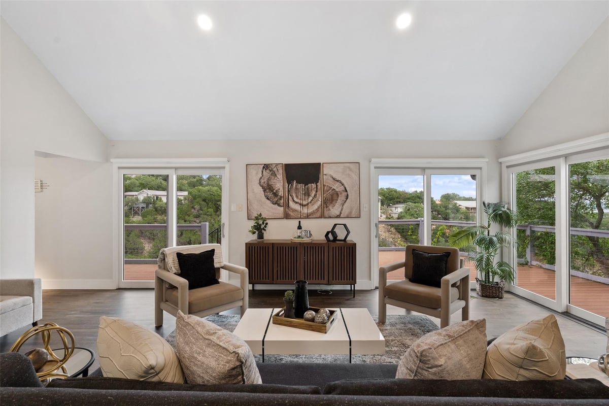 Living area at 19426 Fisher Ln - 3 bed 2 bath home