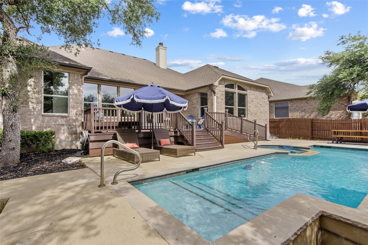 195 Cork Ln - front exterior - Luxury home in Belterra Ph Ii Sec 9A, Austin, TX