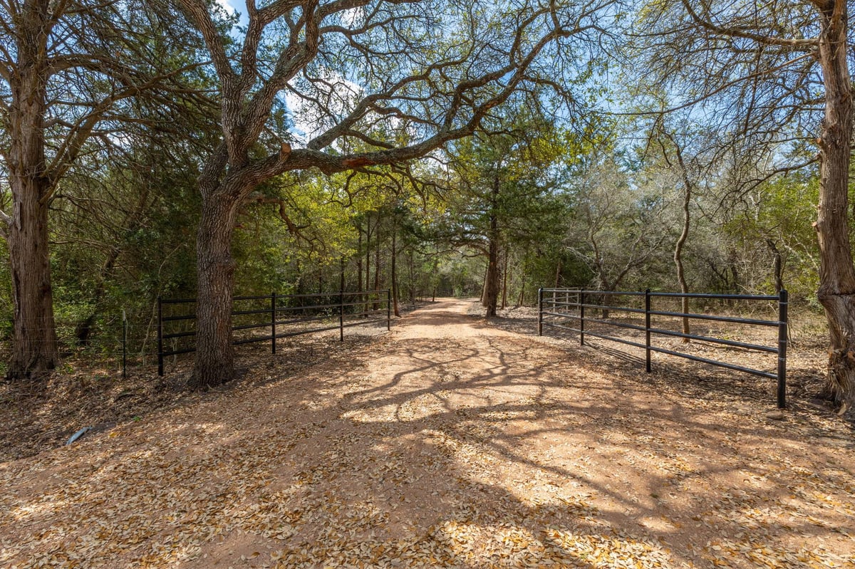 View 1956 (Tract Unit #2 in Muldoon League 14 1956 (Tract Unit #2 - property photo 1 - Luxury lot in Muldoon League 14, Flatonia, TX