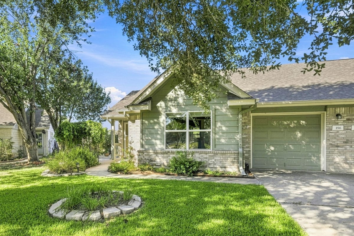 View 196 Prairie Springs LOOP in Katy Crossing Sec 02 Pud 196 Prairie Springs LOOP - property photo 1 - Luxury home in Katy Crossing Sec 02 Pud, Georgetown, TX