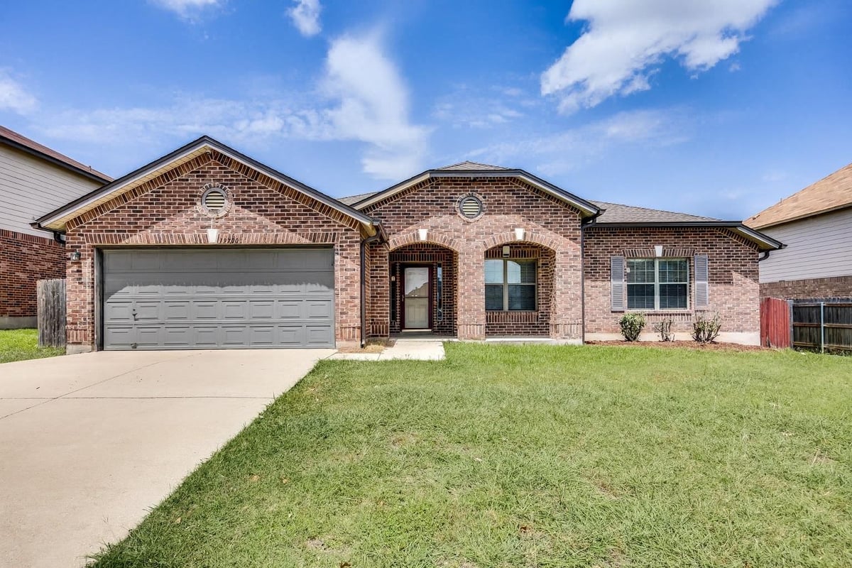 View 19700 San Chisolm Dr in Greenridge Ph 02 19700 San Chisolm Dr - property photo 1 - Luxury home in Greenridge Ph 02, Round Rock, TX