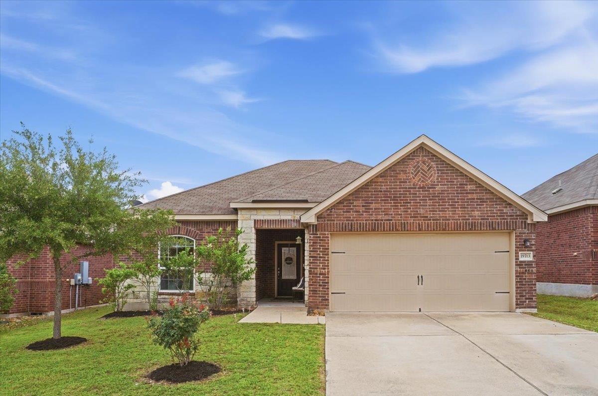 19713 James Manor St - front exterior - Luxury home in Presidential Glen Ph 4B, Manor, TX