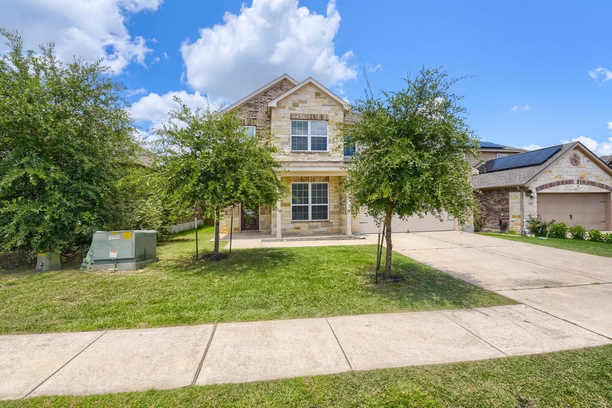 19800 Andrew Johnson DR - front exterior - Luxury home in PRESIDENTIAL GLEN, Manor, TX