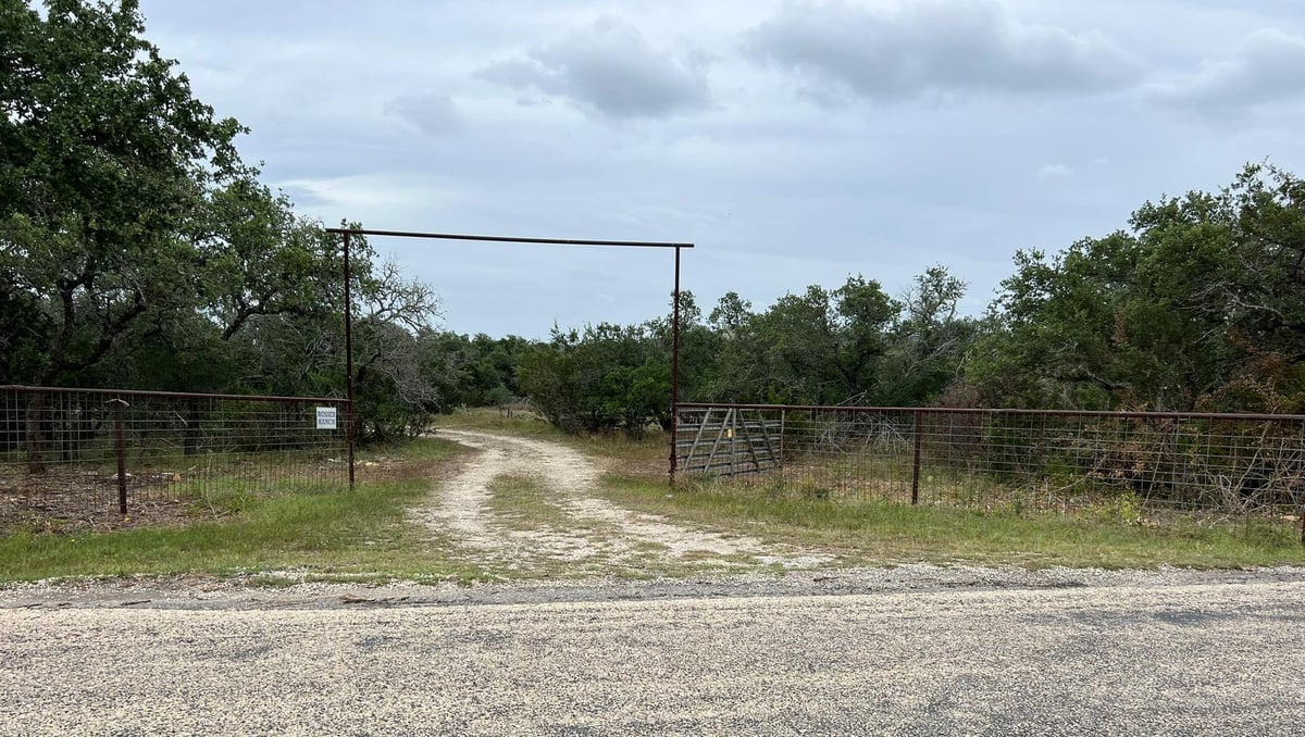 Living area at 1984 N Grape Creek Rd - Tyler Tap R Co Surv #199 Abs #, Fredericksburg, TX