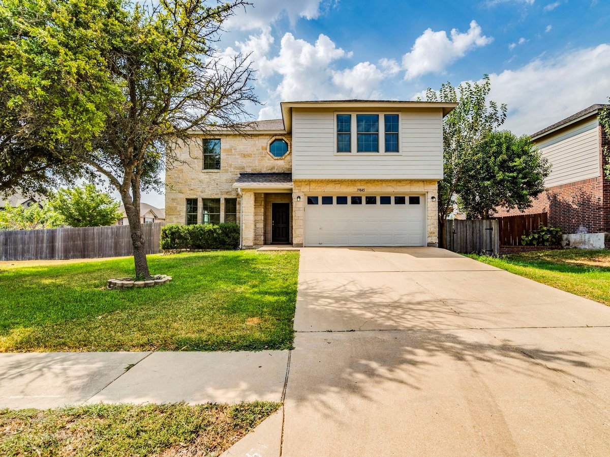 View 19845 San Chisolm DR in Greenridge Ph 02 19845 San Chisolm DR - property photo 1 - Luxury home in Greenridge Ph 02, Round Rock, TX