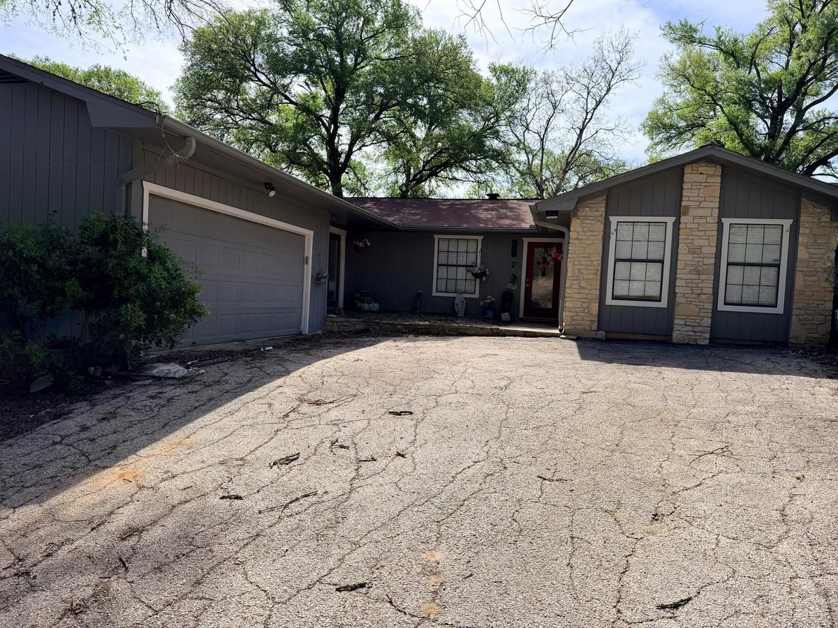 Living area at 2 Acacia Dr - 3 bed 2 bath home