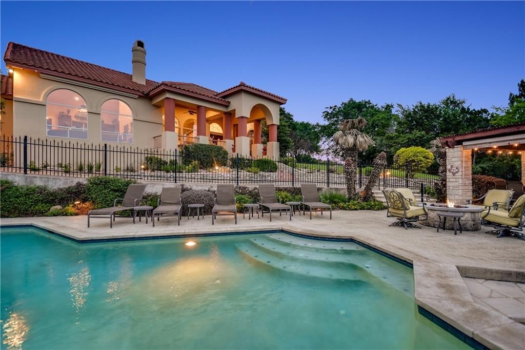 View 2 Rob Roy Rd in Rob Roy 2 Rob Roy Rd - property photo 1 - Luxury home in Rob Roy, Austin, TX