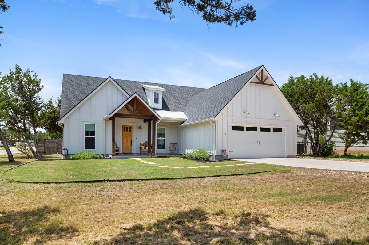 View 2 Senisa LN in Woodcreek Sec 8 2 Senisa LN - property photo 1 - Luxury home in Woodcreek Sec 8, Wimberley, TX