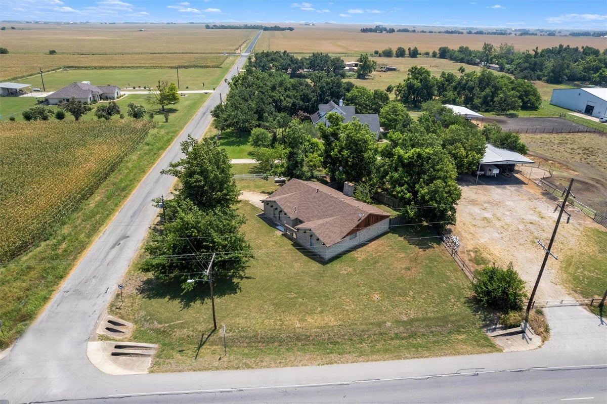 View 20 County Road 408 in PHARRASS 20 County Road 408 - front exterior - Luxury home in PHARRASS, Taylor, TX