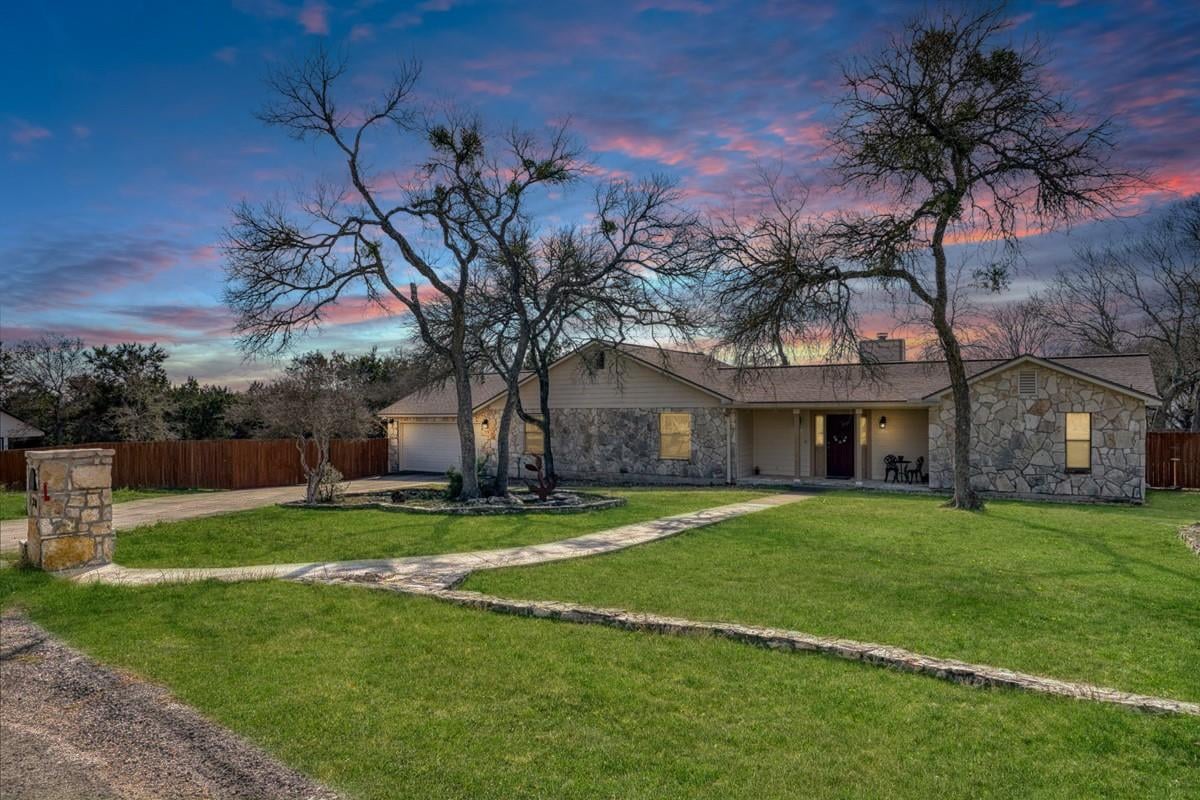 Living area at 20 Saddle Rock Rdg - 3 bed 2 bath home