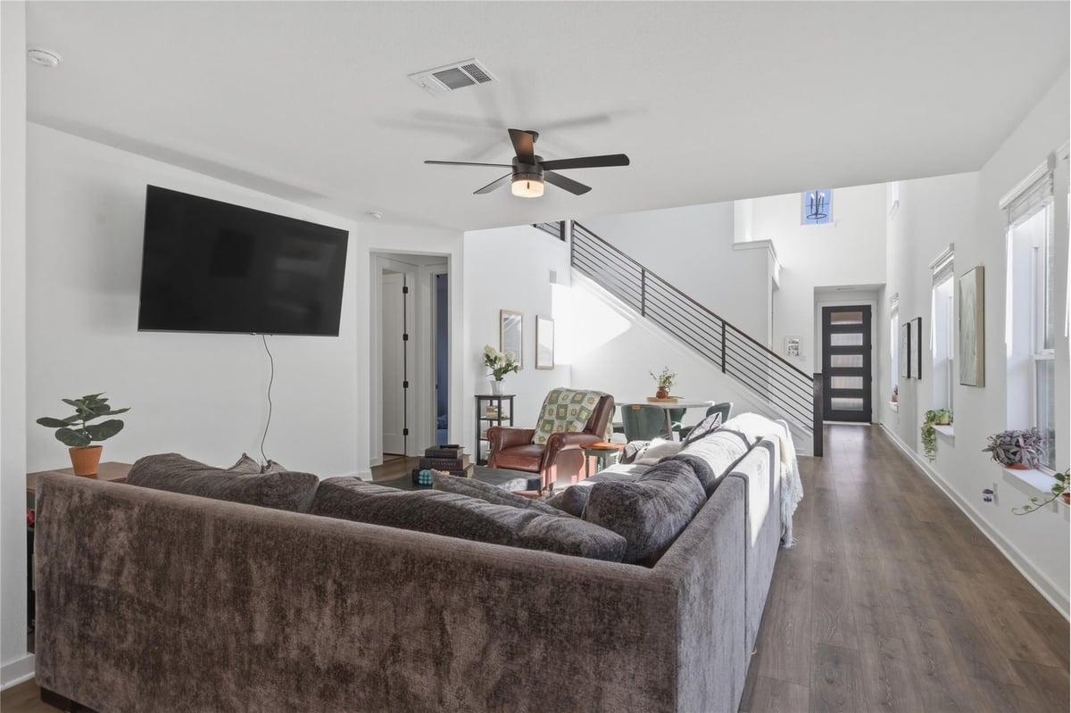 Primary bedroom at 200 Bay Breeze Dr - 4 bed 3 bath home