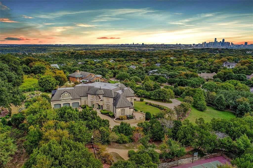 View 200 LAS LOMAS Dr in Las Lomas 200 LAS LOMAS Dr - front exterior - Luxury home in Las Lomas, Austin, TX
