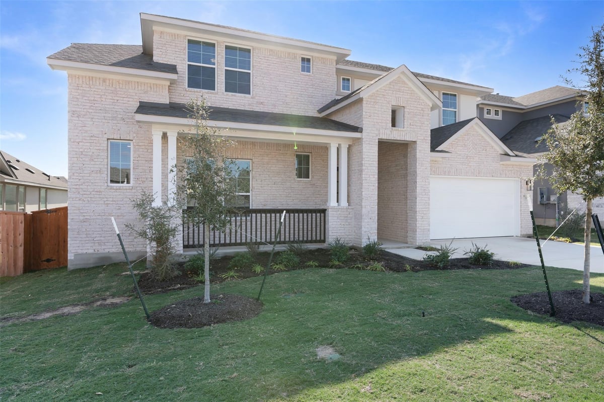 Living area at 200 Slater Ct - 4 bed 3 bath home