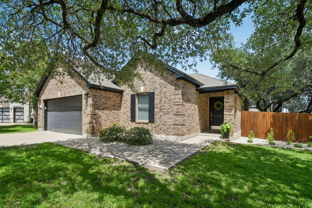 View 200 Thomas CV in Westwood Sec 07 200 Thomas CV - property photo 1 - Luxury home in Westwood Sec 07, Leander, TX