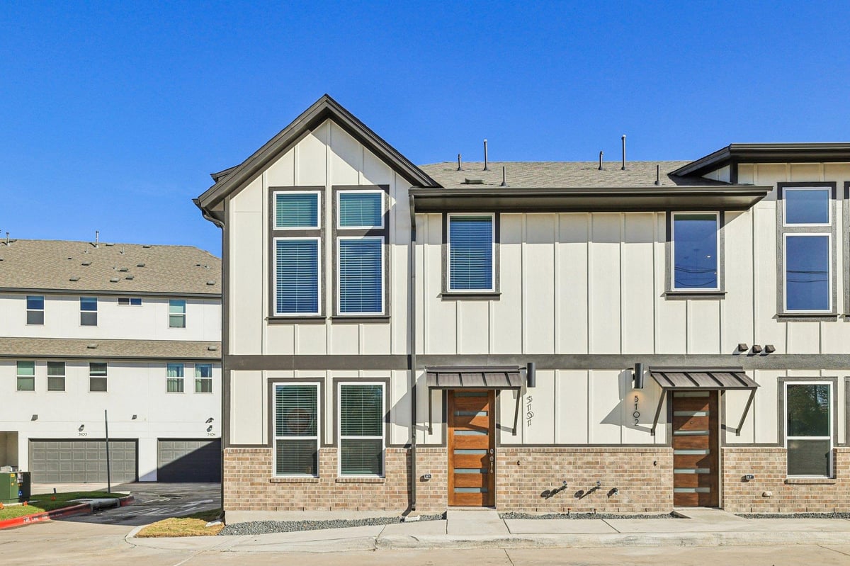 View 200 W 56th ST Unit #5101 in Koenig Townhomes 200 W 56th ST Unit #5101 - front exterior - Luxury home in Koenig Townhomes, Austin, TX