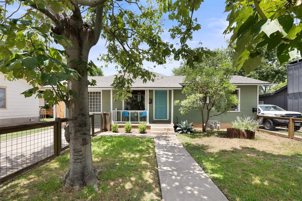 View 2000 Alegria Rd Unit #A in 2000 Alegria Road Condos 2000 Alegria Rd Unit #A - front exterior - Luxury home in 2000 Alegria Road Condos, Austin, TX
