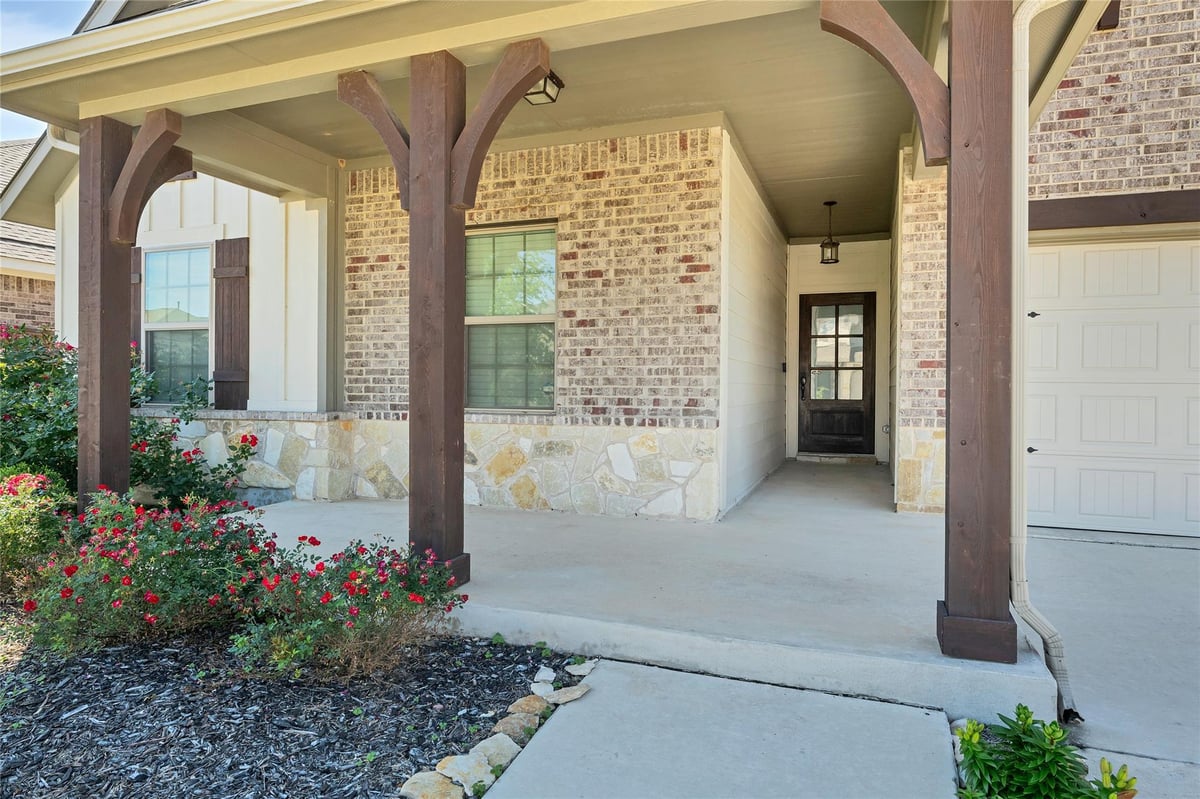Living area at 2000 Camay St - 4 bed 2 bath home