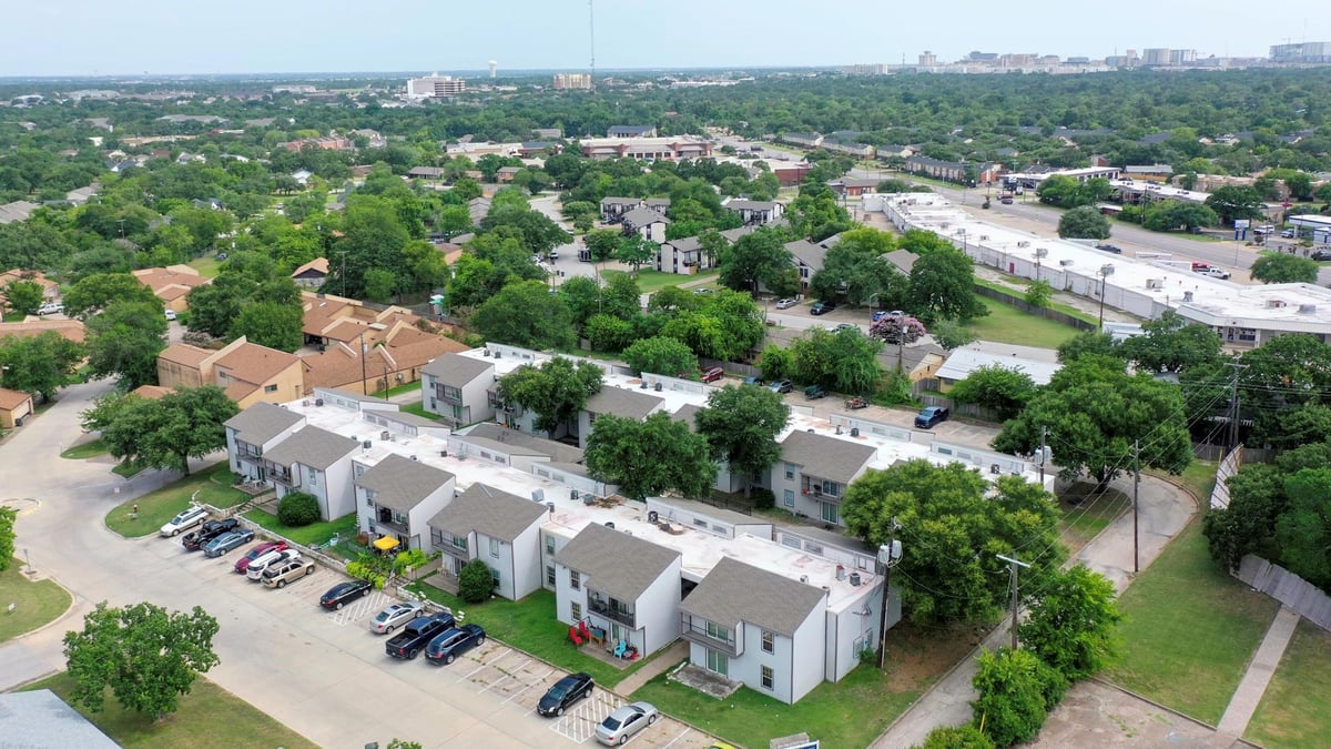 View 2000 Kazmeier Plz in Greenfield Plaza 2000 Kazmeier Plz - front exterior - Luxury home in Greenfield Plaza, Bryan, TX