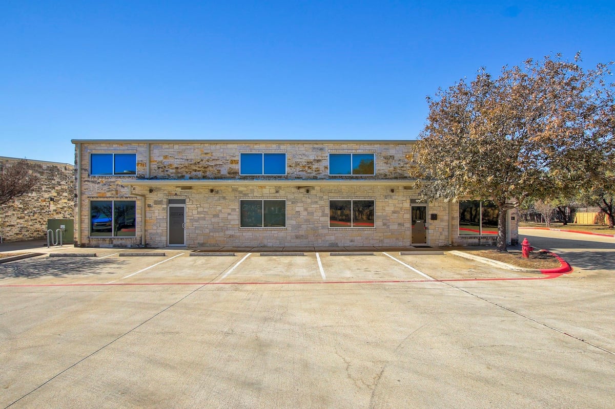 2000 Windy Ter Unit #8 - front exterior - Luxury home in 2000 Windy Terrace Industrial Condominium, Cedar Park, TX