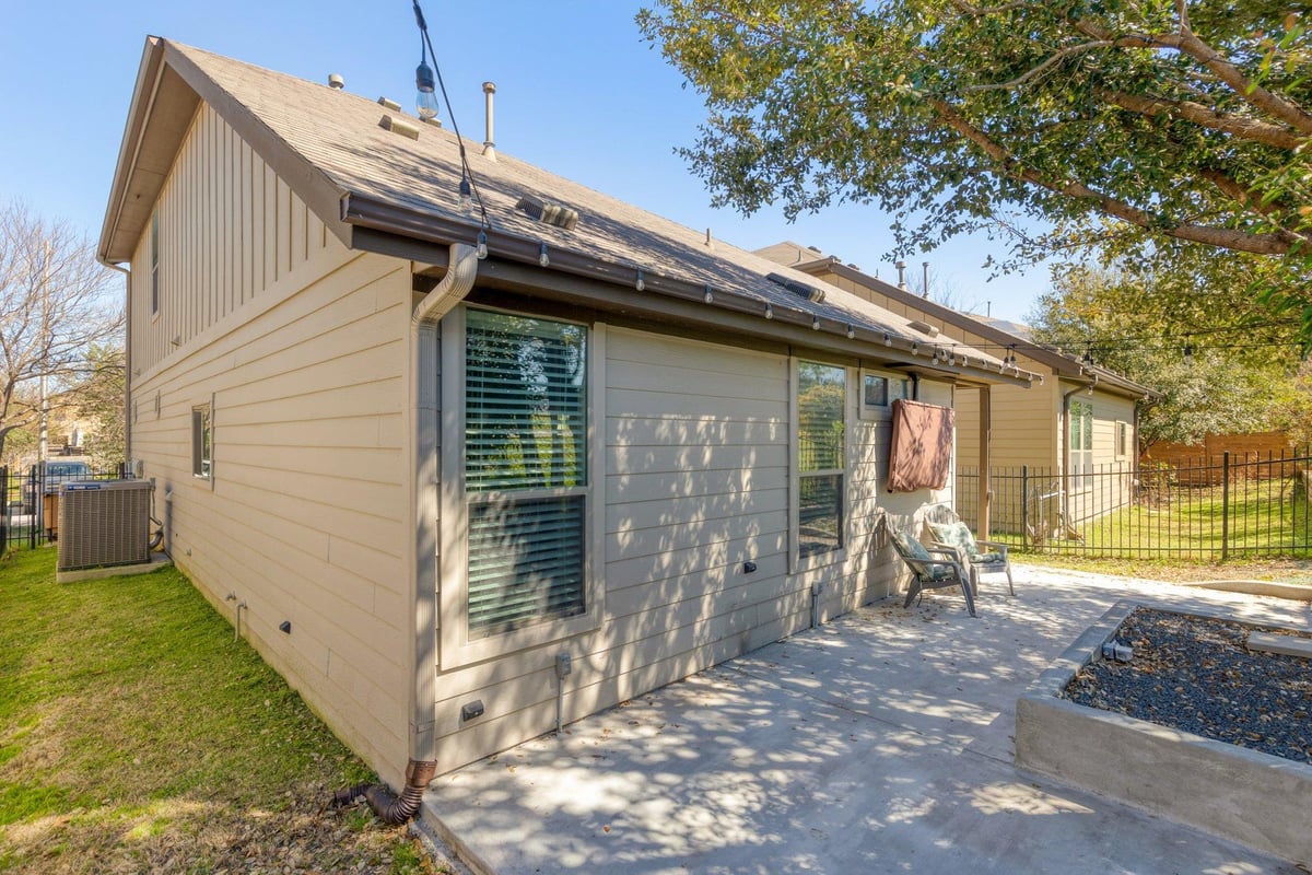 View 2001 Faro DR Unit #37 in Riverside Villas Amd 2001 Faro DR Unit #37 - property photo 1 - Luxury home in Riverside Villas Amd, Austin, TX
