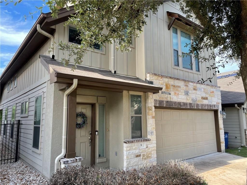 View 2001 Faro DR Unit #9 in Riverside Villas Amd 2001 Faro DR Unit #9 - property photo 1 - Luxury home in Riverside Villas Amd, Austin, TX