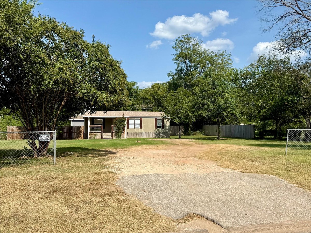 View 2001 Pecan ST in Farm Lt 2001 Pecan ST - property photo 1 - Luxury home in Farm Lt, Bastrop, TX
