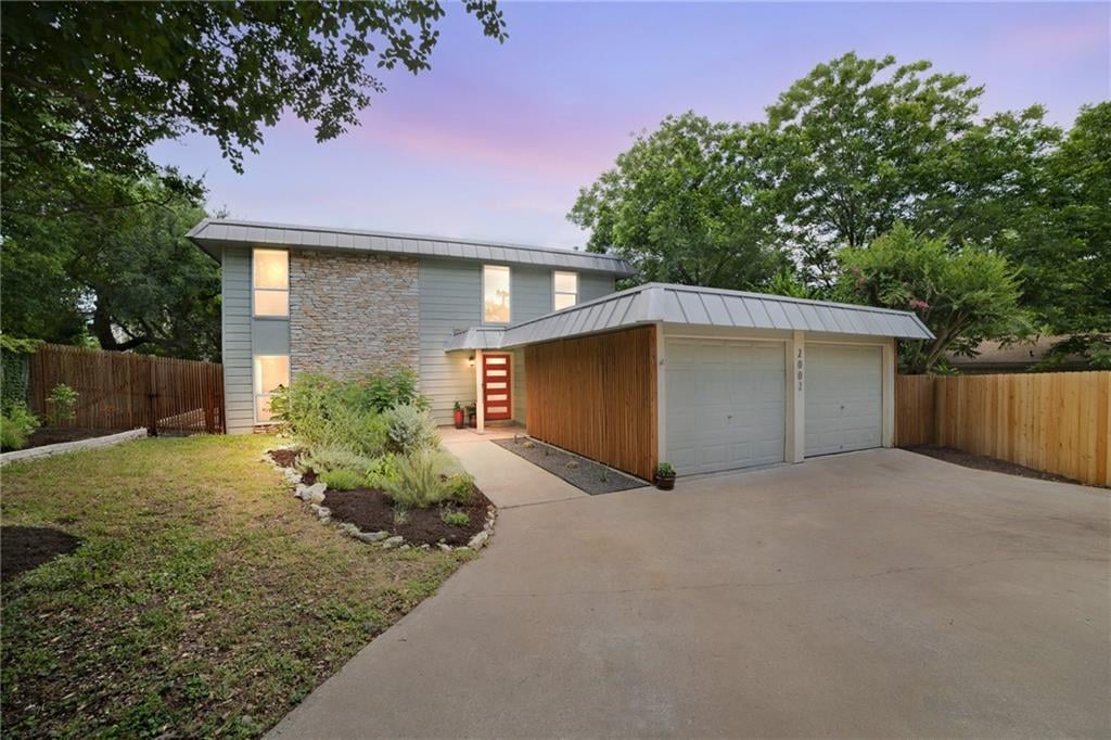 View 2002 Cody CT in Owen Park 2002 Cody CT - property photo 1 - Luxury home in Owen Park, Austin, TX