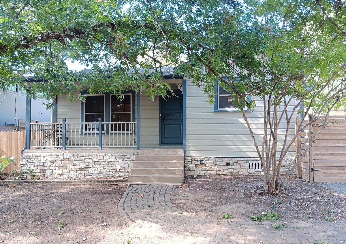 View 2003 Montclaire ST in Rabb Inwood Hills 2003 Montclaire ST - property photo 1 - Luxury home in Rabb Inwood Hills, Austin, TX