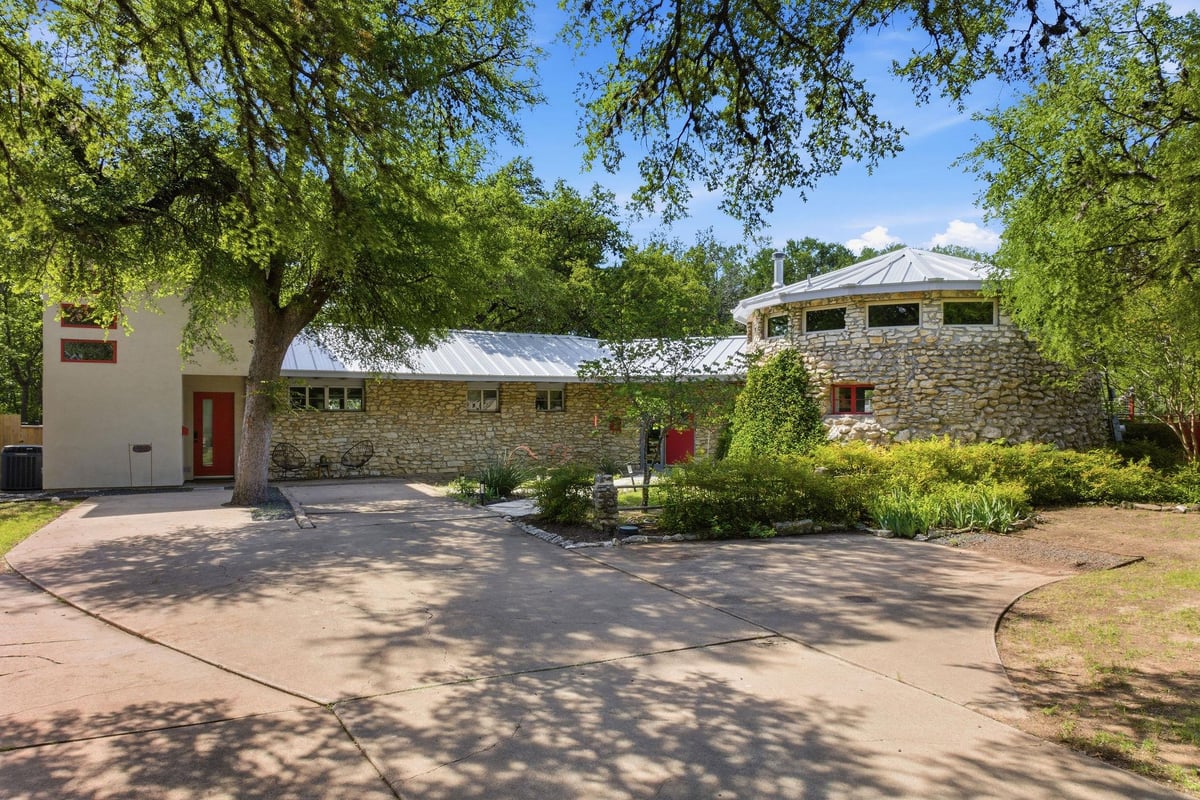 View 2003 Rabb RD in Cannizzo Sec 03 2003 Rabb RD - front exterior - Luxury home in Cannizzo Sec 03, Austin, TX