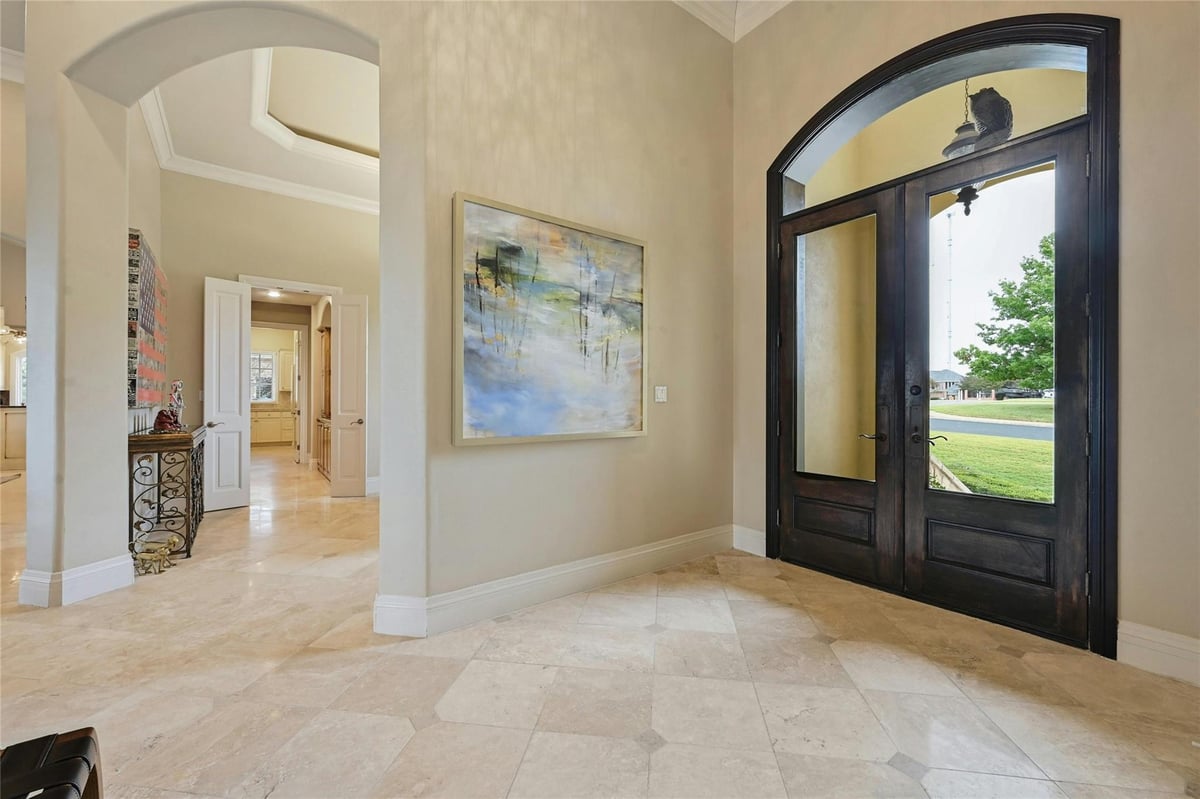 Living area at 2004 Canonero Dr - 6 bed 5 bath home